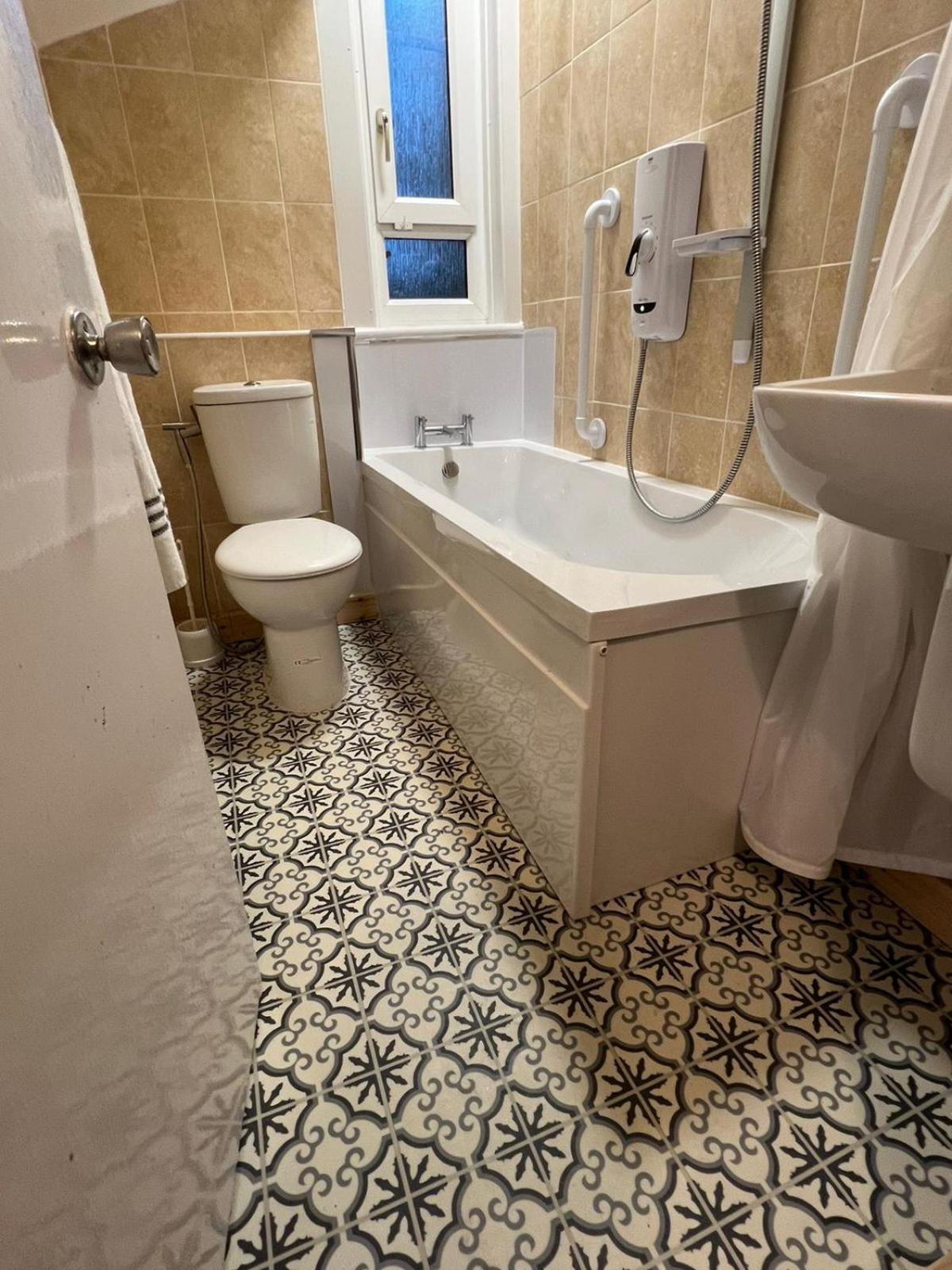 Archillects Entire Two Bedroom Comfy House - Free Parking Glasgow Exteriér fotografie