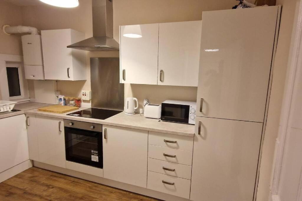 Archillects Entire Two Bedroom Comfy House - Free Parking Glasgow Exteriér fotografie